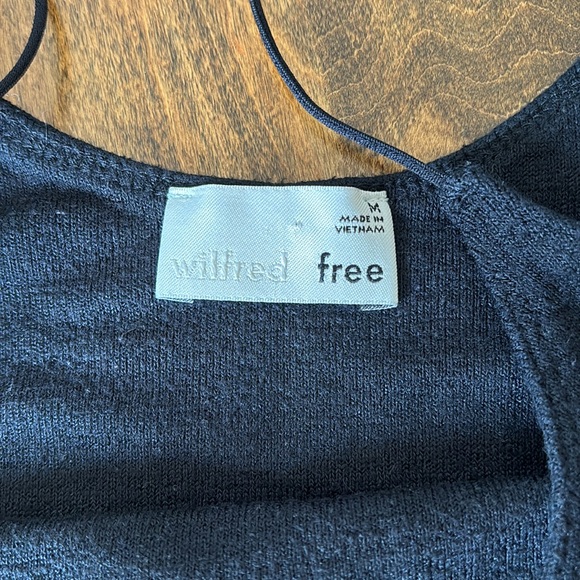 Aritzia Wilfred cut-out bodysuit. - Picture 6 of 7